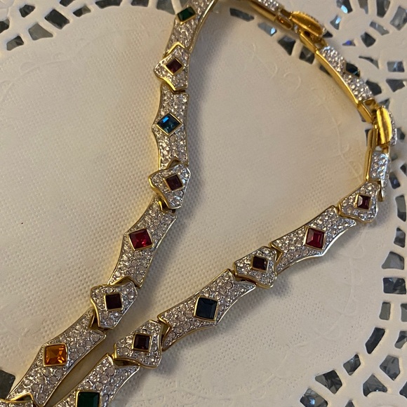 Vintage Crystals hinged collar Elegant Gold and Multicolor Gemstone Necklace - Picture 10 of 10